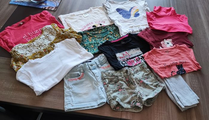Lot de 14, vêtements fille 4 ans prix négociable 😉 - photo numéro 4