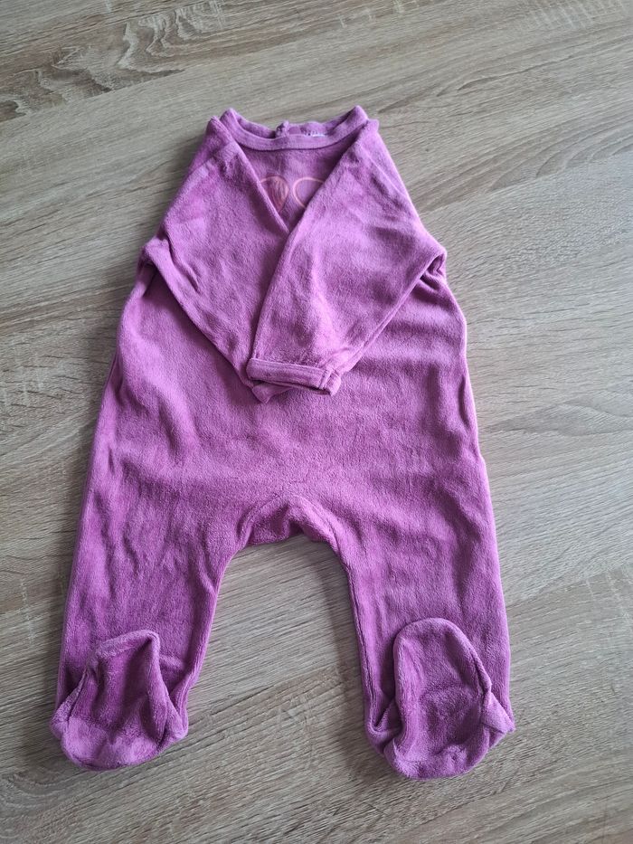 Jolie pyjama fille taille 3mois. Sans Marque. Très bon état - photo numéro 4