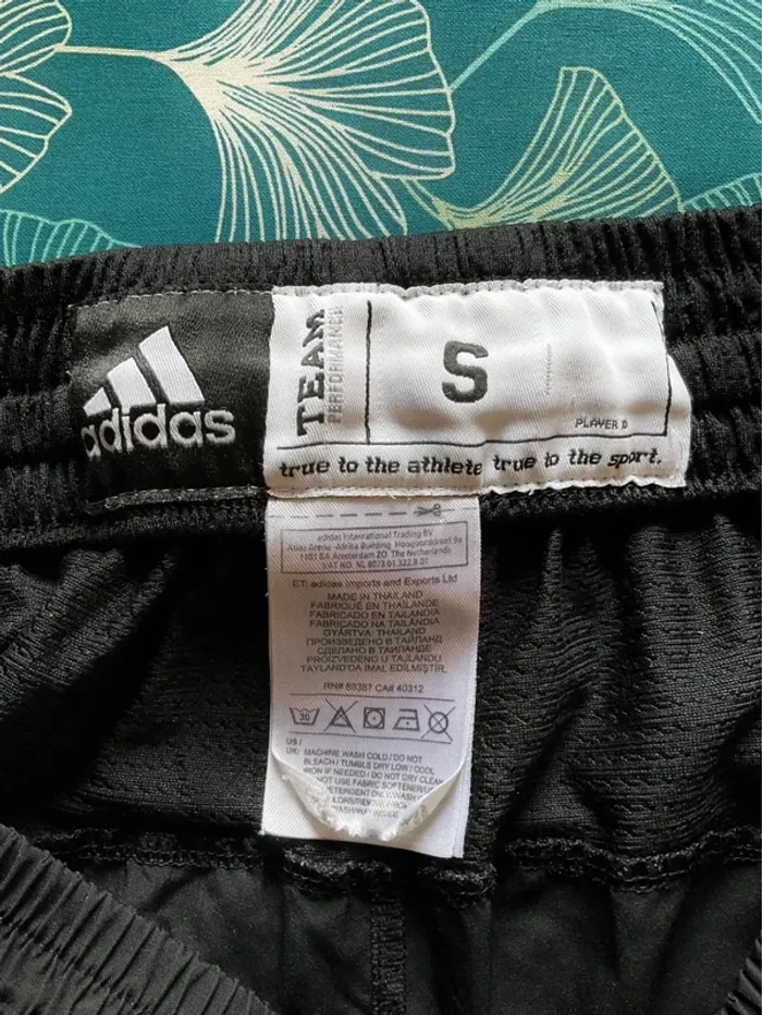 Short léger de sport noir pour homme Adidas taille S 458 - photo numéro 9