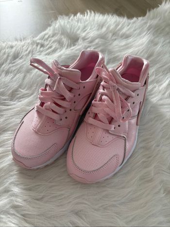 Nike Huarache neuve pointure 36