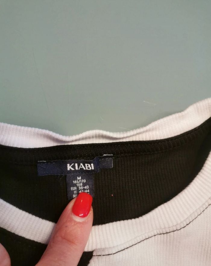 Tee shirt noir et blanc - photo numéro 2