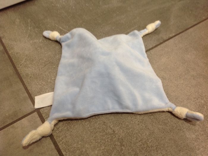 Doudou plat mouton écru / bleu ciel - photo numéro 4