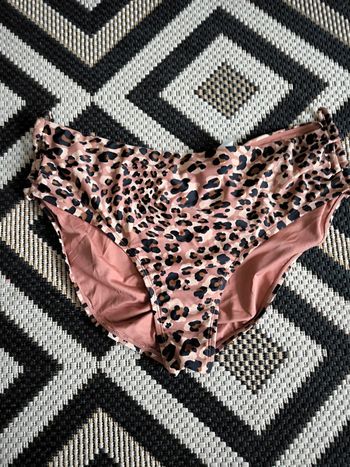 Bas de maillot de bain léopard neuf taille 46