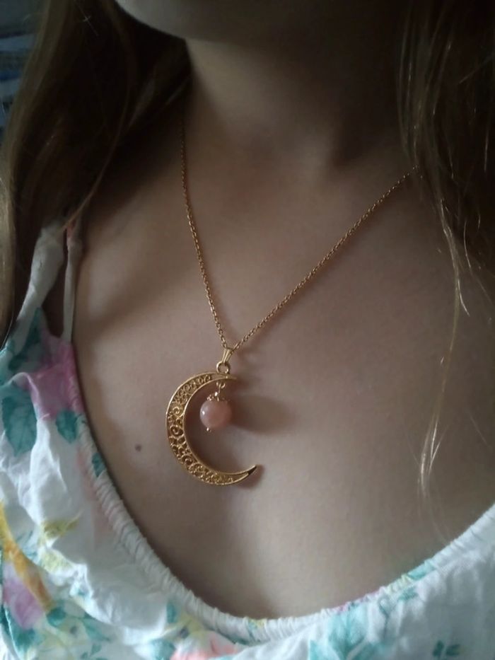 Collier lune filigranée et pierre de lune orangée - photo numéro 4