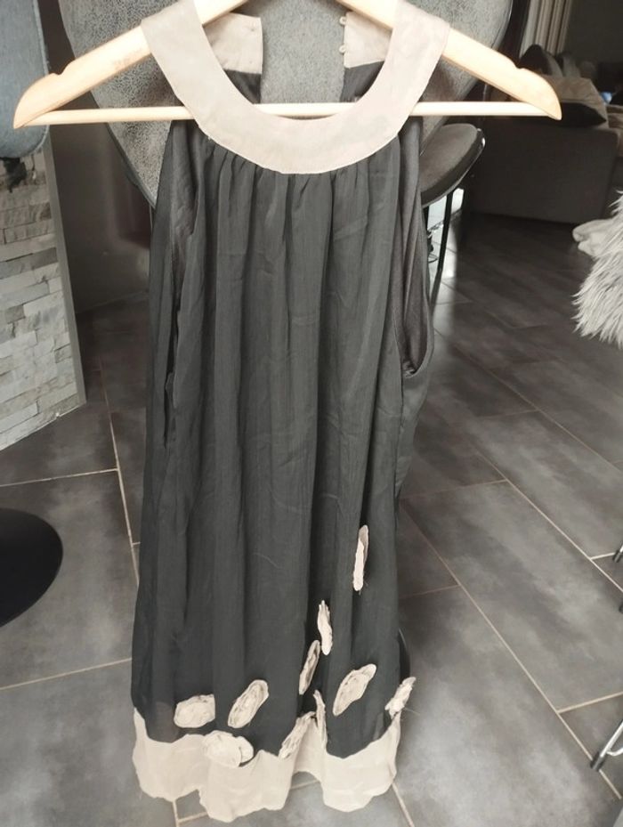 Robe noire et beige neuve t. 36 - photo numéro 2