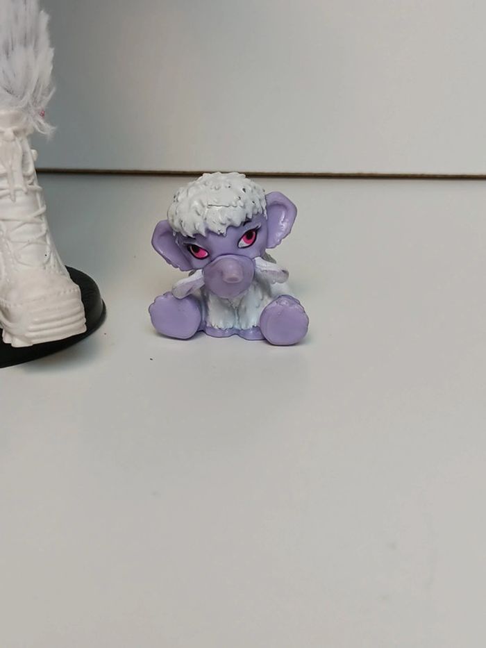 Poupée Monster High Abbey Bominable First édition avec sa figurine - photo numéro 2
