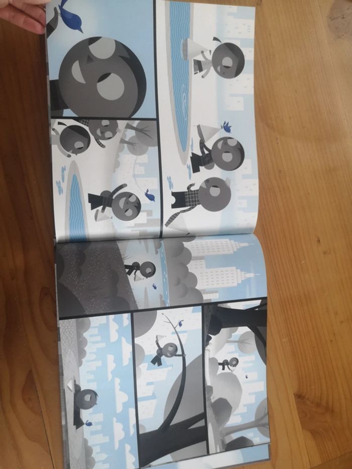 Livre gris bleu - photo numéro 2