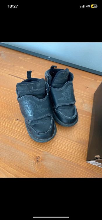 Basket Jordan taille 25