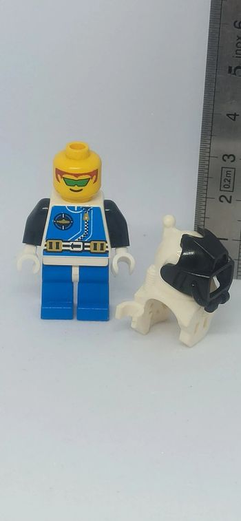 Figurine homme bras noirs lego aquanaut