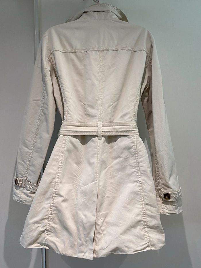 Trench esprit, taille 40 c’est couleur beige, très clair - photo numéro 4