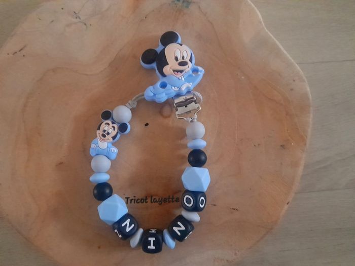 Attache tétine mickey