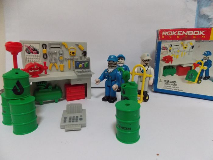 petite boite 12 pièces '' rokenbok system ''