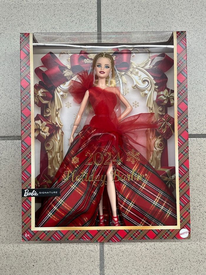 Barbie signature collector Mattel