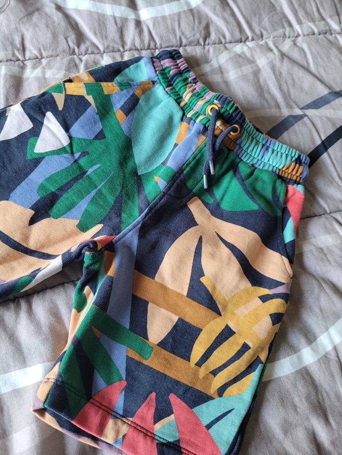 short tao 8ans (5e) - photo numéro 2