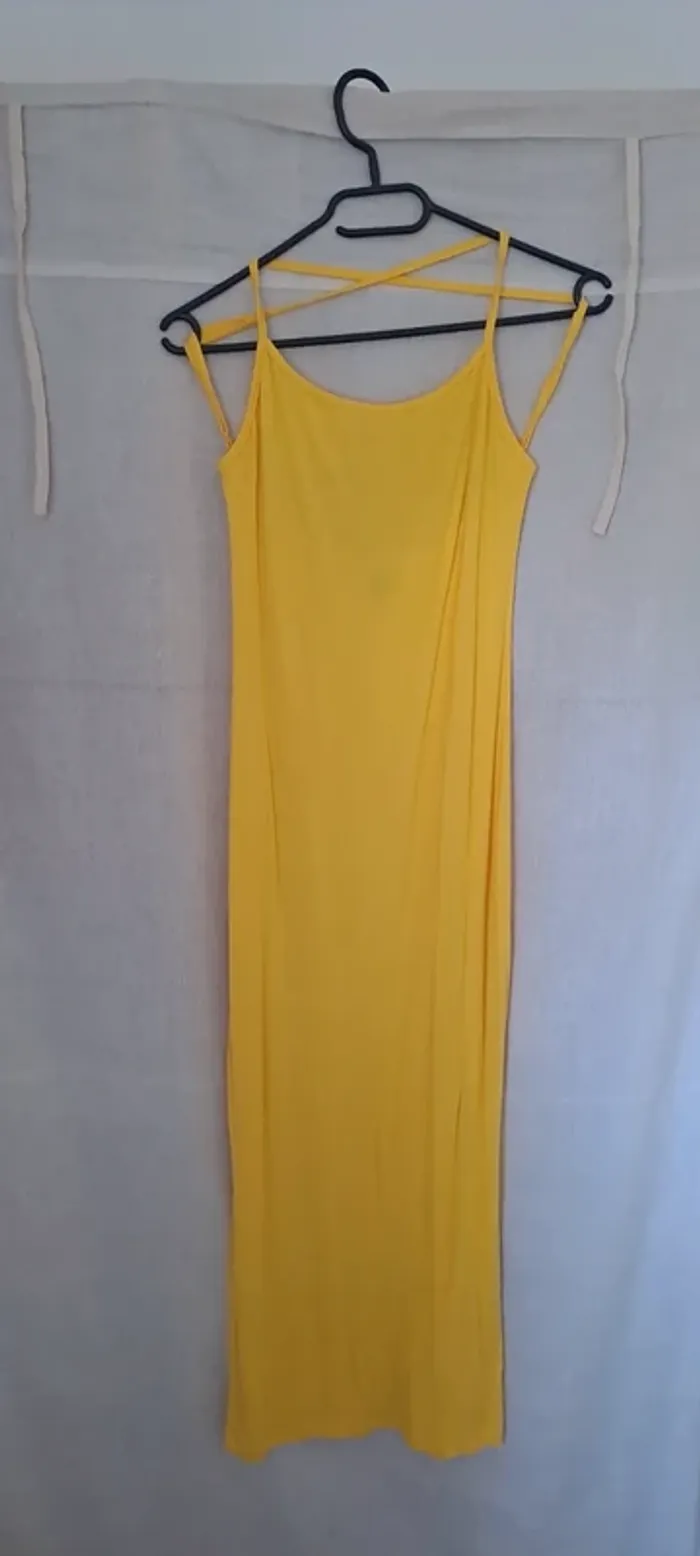 Robe d'été moulante jaune - photo numéro 3