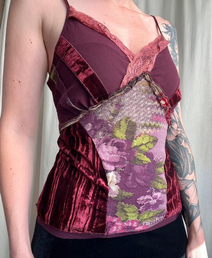 Débardeur bordeaux dentelle velours Whimsigoth vintage made in Italy 90s - Taille S - photo numéro 3