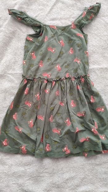 Robe vert léopard Kiabi 8 ans