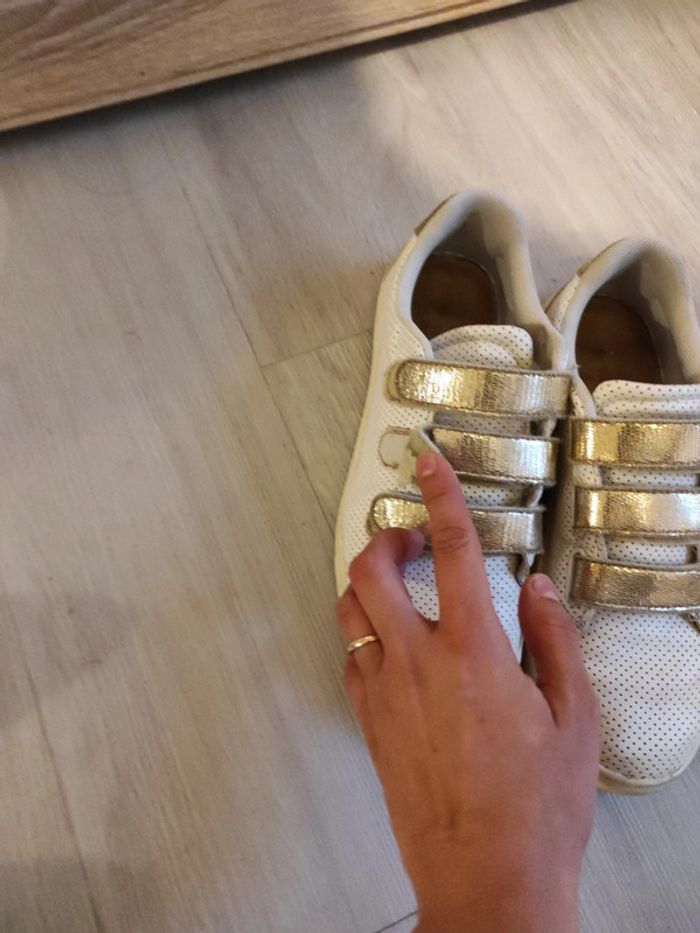 Baskets scratchs blanches et dorées - photo numéro 6