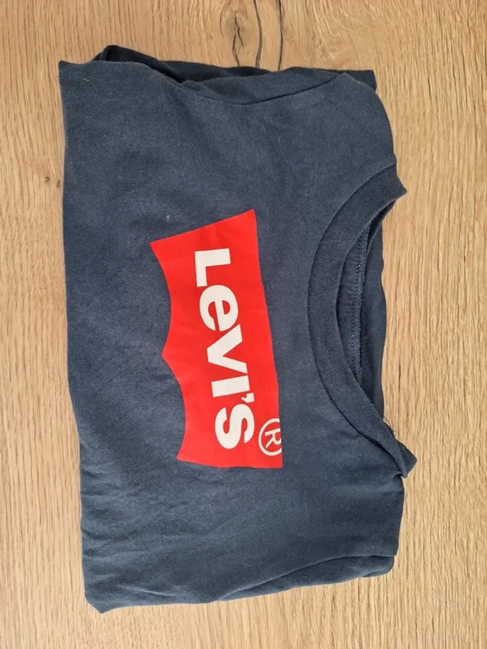 Tshirt levis 24 mois