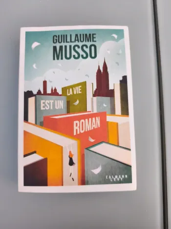 Livre la vie est un roman Guillaume Musso