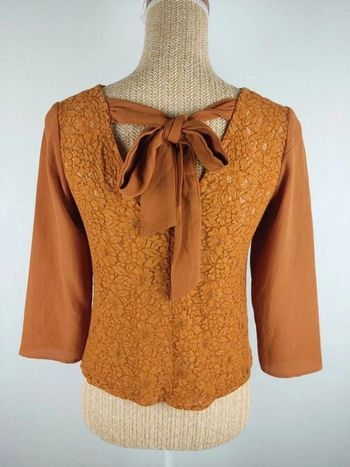 Blouse manches 3/4 dos dentelle fleurie et noeud terracotta taille 36 La Petite Etoile