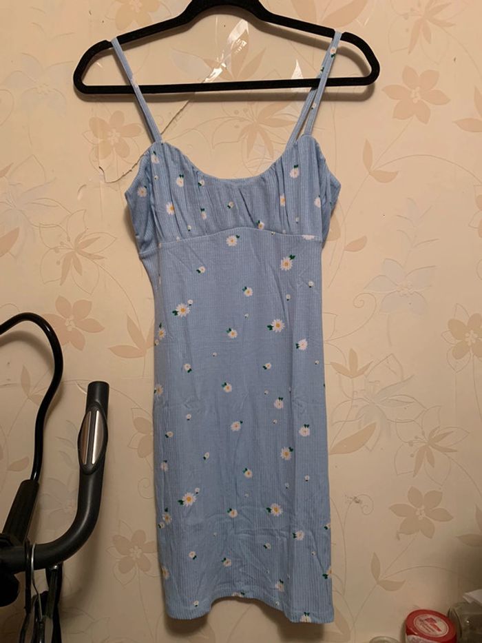 Robe mignonne fleuris taille M - photo numéro 3