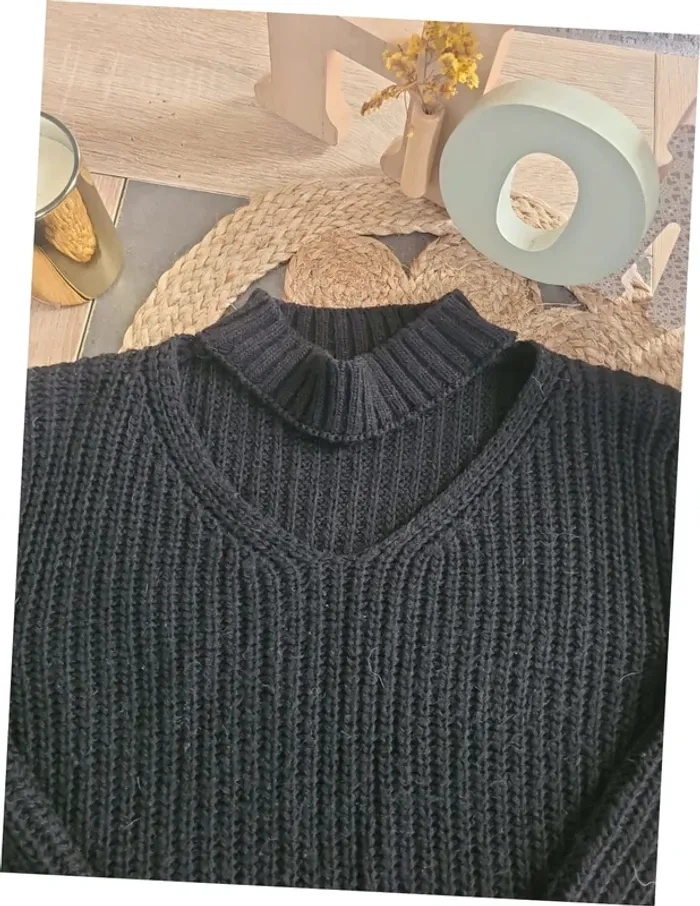 Pull noir taille 38 - photo numéro 2