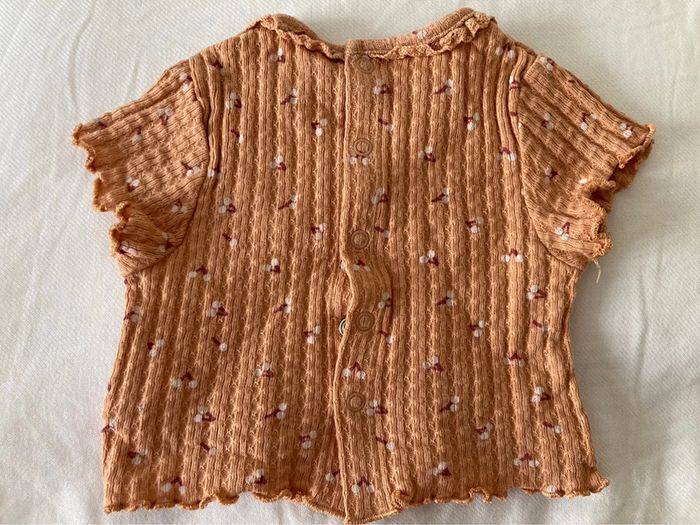 Petit haut bébé fille 1 mois - photo numéro 2