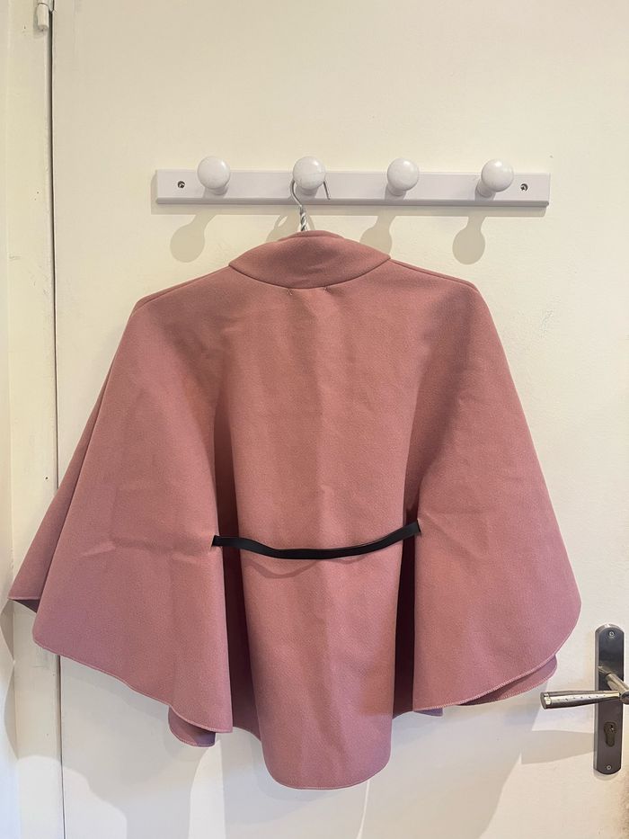 Cape rose pale poudre avce ceinture noire ceinturée neuf avec étiquette cherry&co - photo numéro 3