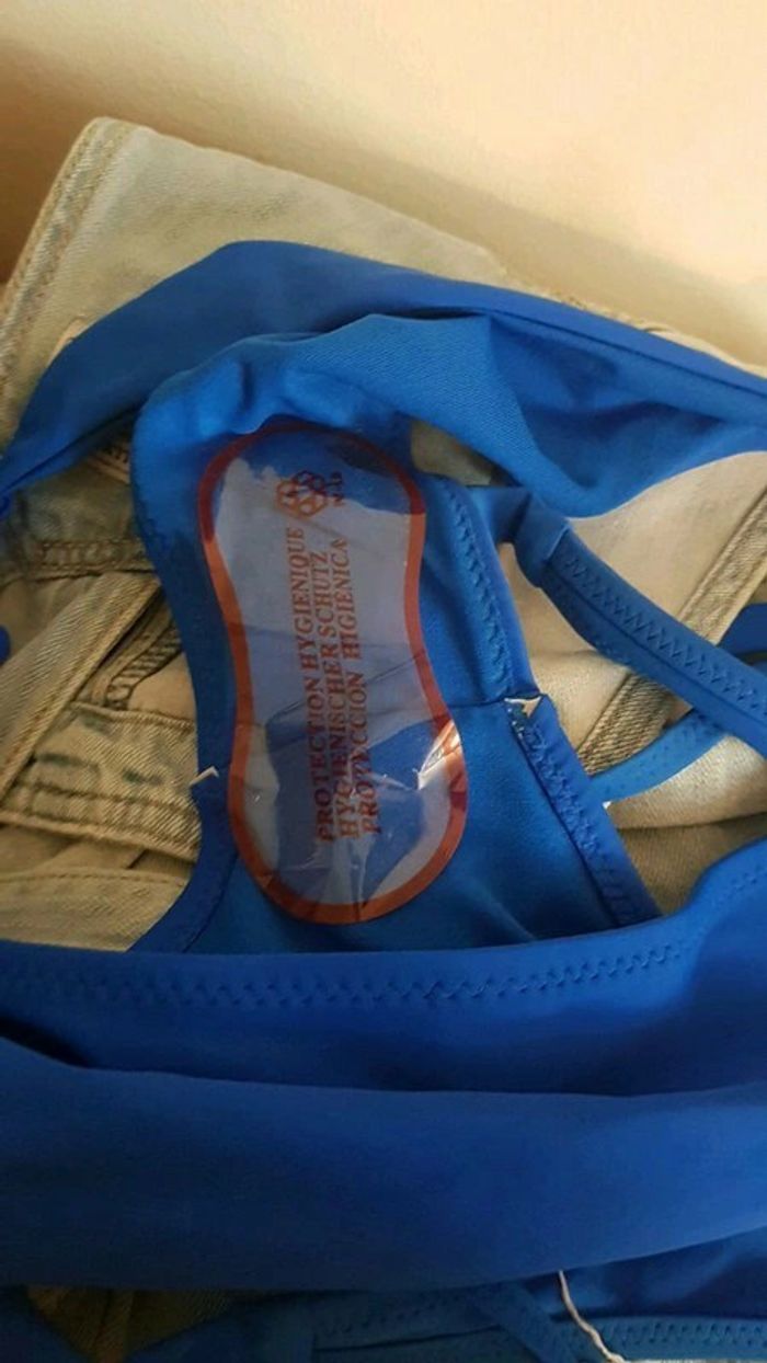Superbe maillot neuf taille 36 - photo numéro 3