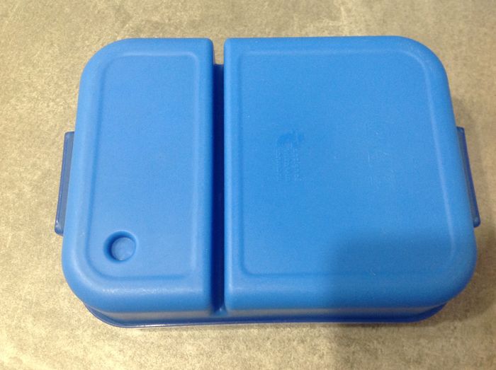 Lunch box / Boîte à repas bleue - photo numéro 3