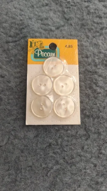 Lot de 5 boutons nacrés neufs