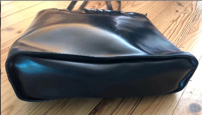 🔆 Chic et TBE sac Lamarthe noir cuir L30 x H26,5 cm et 58 cm avec lanière P 9 cm - photo numéro 4