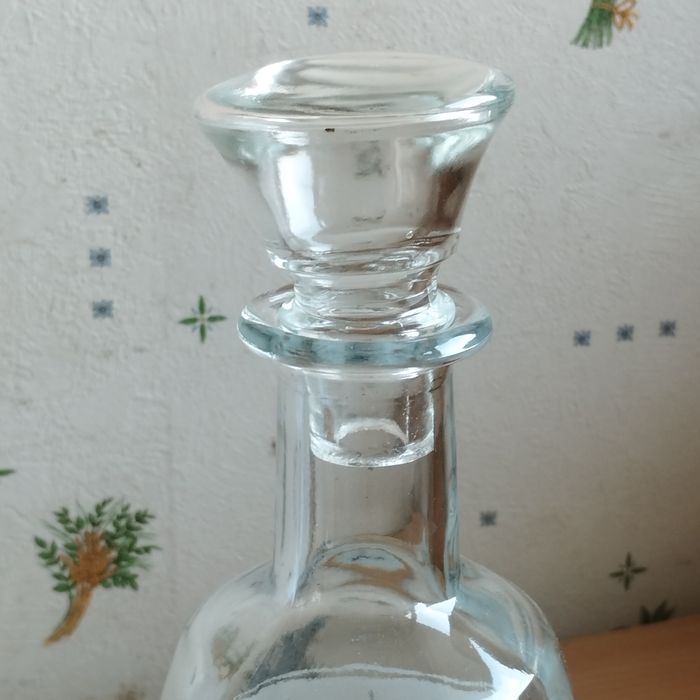 Carafe en verre les châteaux de la loire. Neuf - photo numéro 6