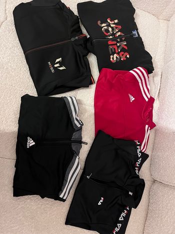 Lot veste marque 9/10 garçon 