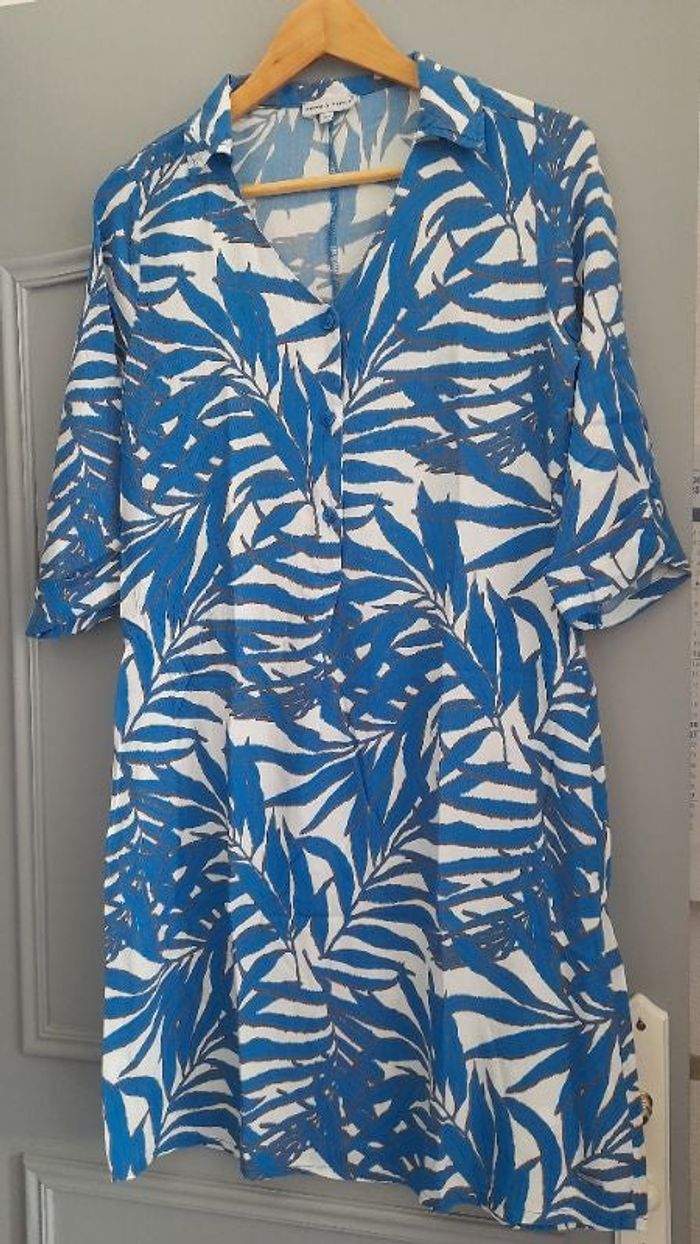 Robe en toile légère bleu et blanche manches 3/4 sophia perla