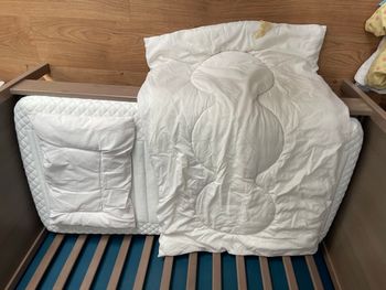 Couette lit bébé + oreiller