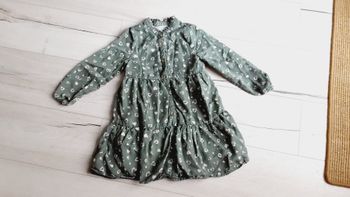 Vêtement fille robe manches longues verte motifs coeurs Orchestra 5 ans