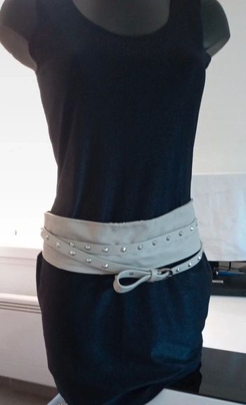 Robe noire sans manches