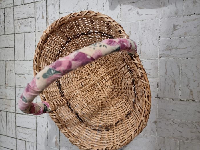 Panier en osier vintage fait main avec son couvercle matelassé - photo numéro 12