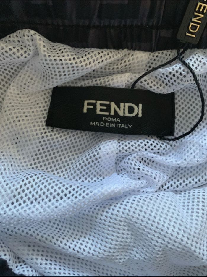 Short Fendi - photo numéro 3