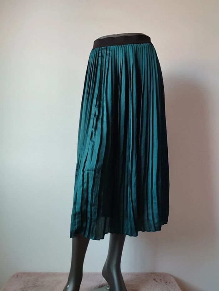 Jupe mi-longue plissée satinée Promod taille L