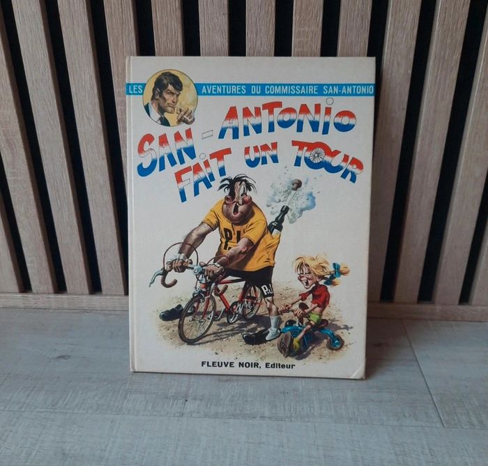 BD ancienne Rare "San-Antonio fait un tour"
Édition 1973