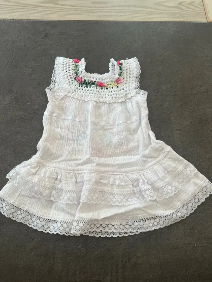 Robe légère 1 mois - photo numéro 3