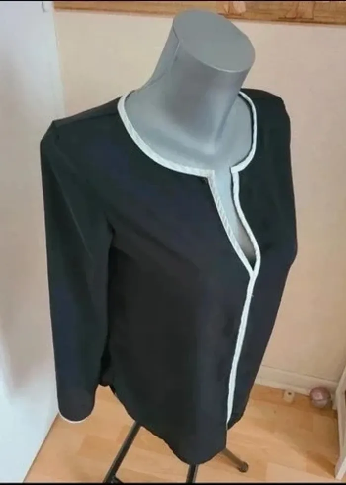 Blouse habillée noire liseré blanc 38 - photo numéro 3