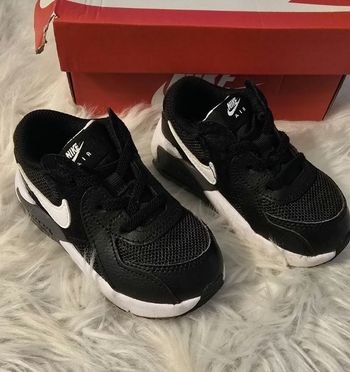 (Mise une fois ) 🤩🥰😍Superbes Baskets NIKE  AIR MAX pointure 23.5 (lacets élastiques)😍🤩💙🥰