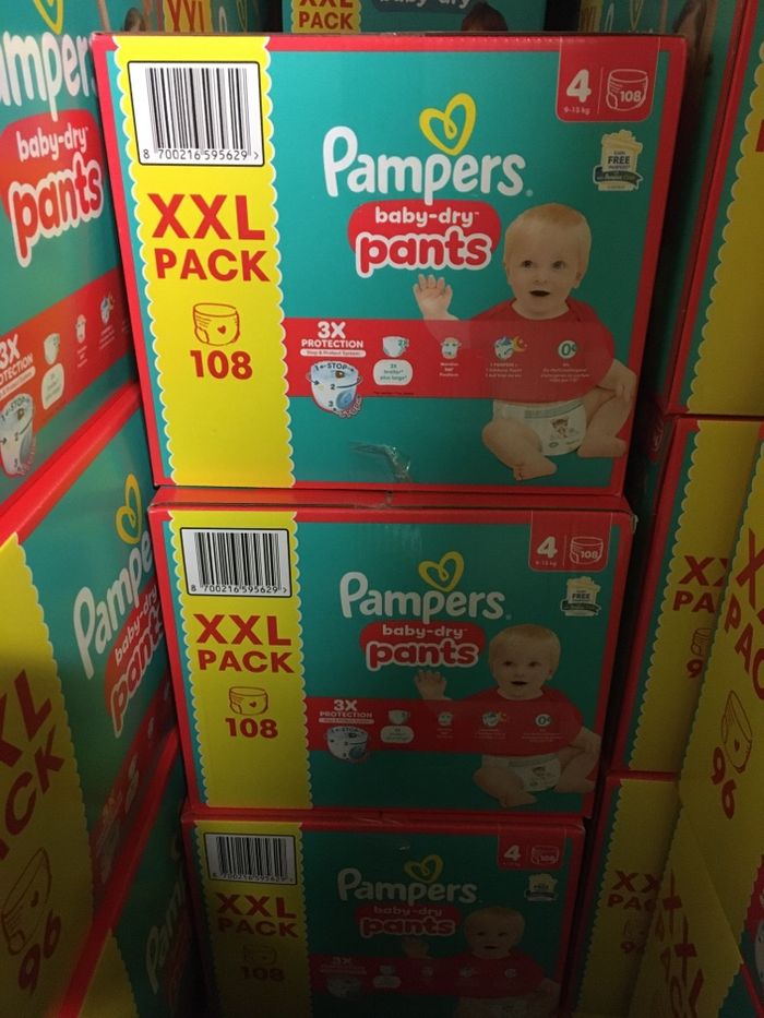 Xxl pack couches Pampers baby dry pants taille 4