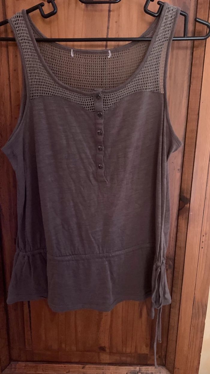 tee-shirt sans manche