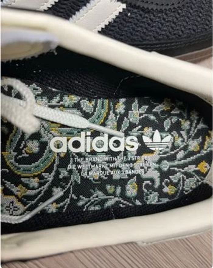 Adidas Spezial noires & blanches - Taille 40 - photo numéro 2