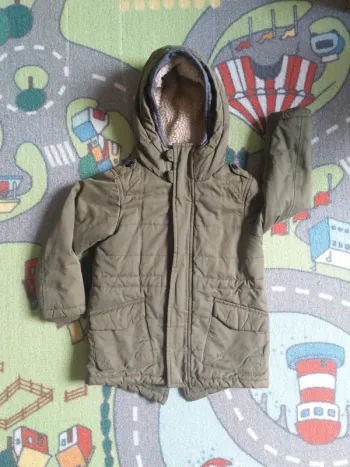 Manteau / parka chaude ..jbc taille 104 / 4 ans